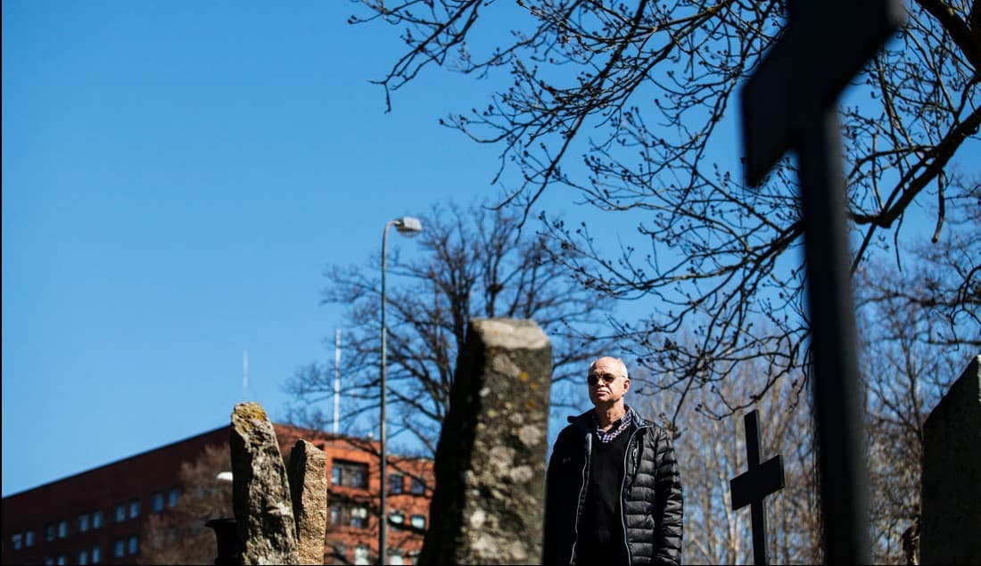 Karlskrona 2015. Tunnplåtslagaren Ingvar Mattisson sa i höstas farväl till sin arbetskamrat Kalle. Ytterligare tre varvsarbetare har nu insjuknat.