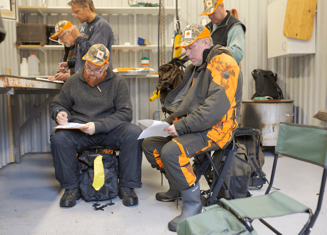 Testpanelen provsitter ryggsäckarna