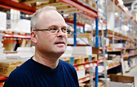 Förr fick skyddsombudet Börje Andrén ofta höra på avvägar att något hänt. I dag kommer folk direkt och berättar. Foto: SEBASTIAN STREITH