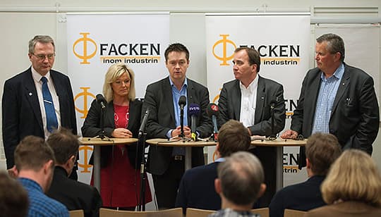 Sveriges Ingenjörers förbundsordförande Ulf Bengtsson, ordförande Cecilia Fahlberg från Unionen, ordförande Per-Olof Sjöö från GS Facket, ordförande Stefan Löfvén från IF Metall och ordförande Hans-Olof Nilsson från Livs i samband med måndagens pressträff i Stockholm. HENRIK MONTGOMERY
