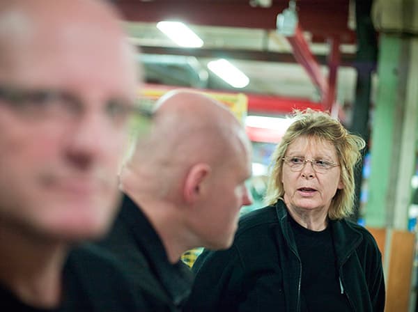 När Eva-Lisa Johansson steg in på tryckeriet för första gången 1976 blomstrade gemenskapen. Man kunde läsa i NT-Spegeln om hur ”NT-turneringen i Hockey Bockey avgjorts till dagtidarnas fördel” och att Galleri NT visat polsk konst. Foto: MATS PETERSSON