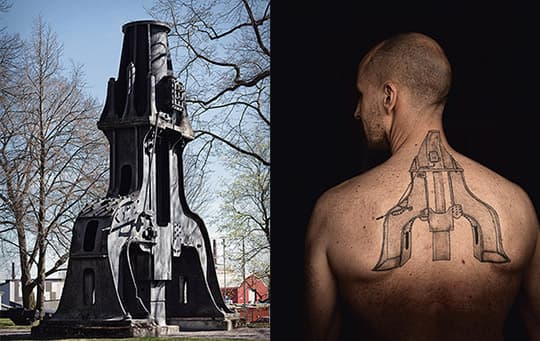 En ånghammare intatuerad på ryggen. Varför? Det handlar om stolhet. Och om Sandviken. Stolthet och stål. Johan Lundqvist har minst nio kompisar som också har hammaren någonstans på kroppen.   Foto: DANIEL ROOS