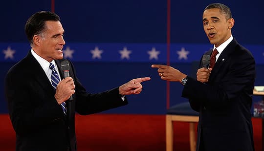 Mitt Romney och Barack Obama under andra presidentvalsdebatten den 16 oktober.