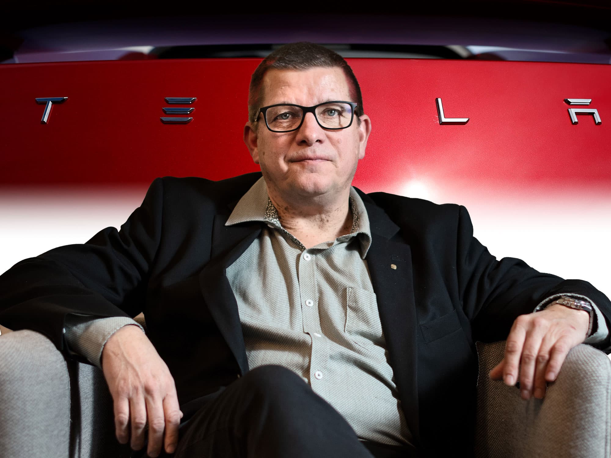 Dagens Arbete har intervjuat Veli-Pekka Säikkälä om Teslakonflikten – sex månader efter dess start. Foto: TT (arkiv/montage).