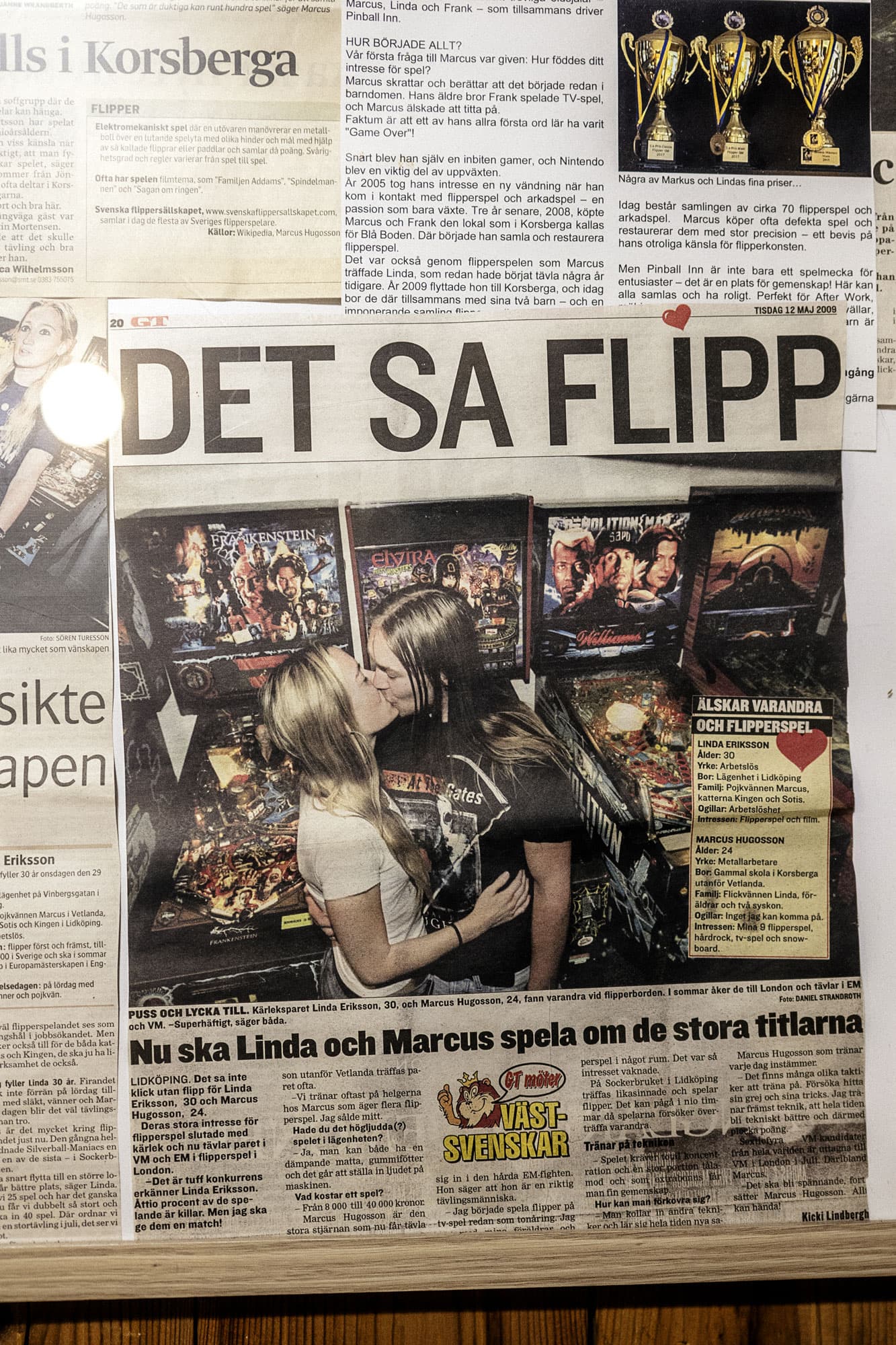 Fler än 80 flipperspel finns hemma hos Marcus och Linda. Och omskrivna har de blivit förr. Foto: David Lundmark