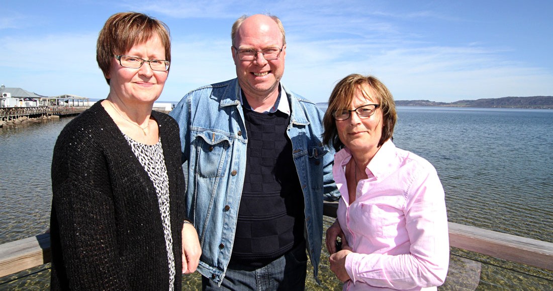 Leif Dahl, klubbordförande, Monica Hulander, löner och Annika Lund personalansvarig arbetar på Svedbergs som tillverkar badrumsskåp, handfat och allt som hör badrummet till. Nu ser de fram emot ett lokalt lönesystem på företaget. Foto: Lars Andersson