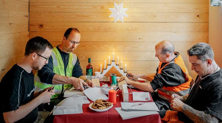Testpanelen. Marcus Enlund, Daniel Bäckström, Peter Östman och Jonas Eriksson vet hur ett bra multiverktyg ska vara. Foto: David Lundmark