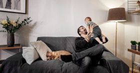 Lenart Cerqueira har ungefär ett halvår kvar på ledigheten med barnet som de är familjehem åt. Foto: David Lundmark