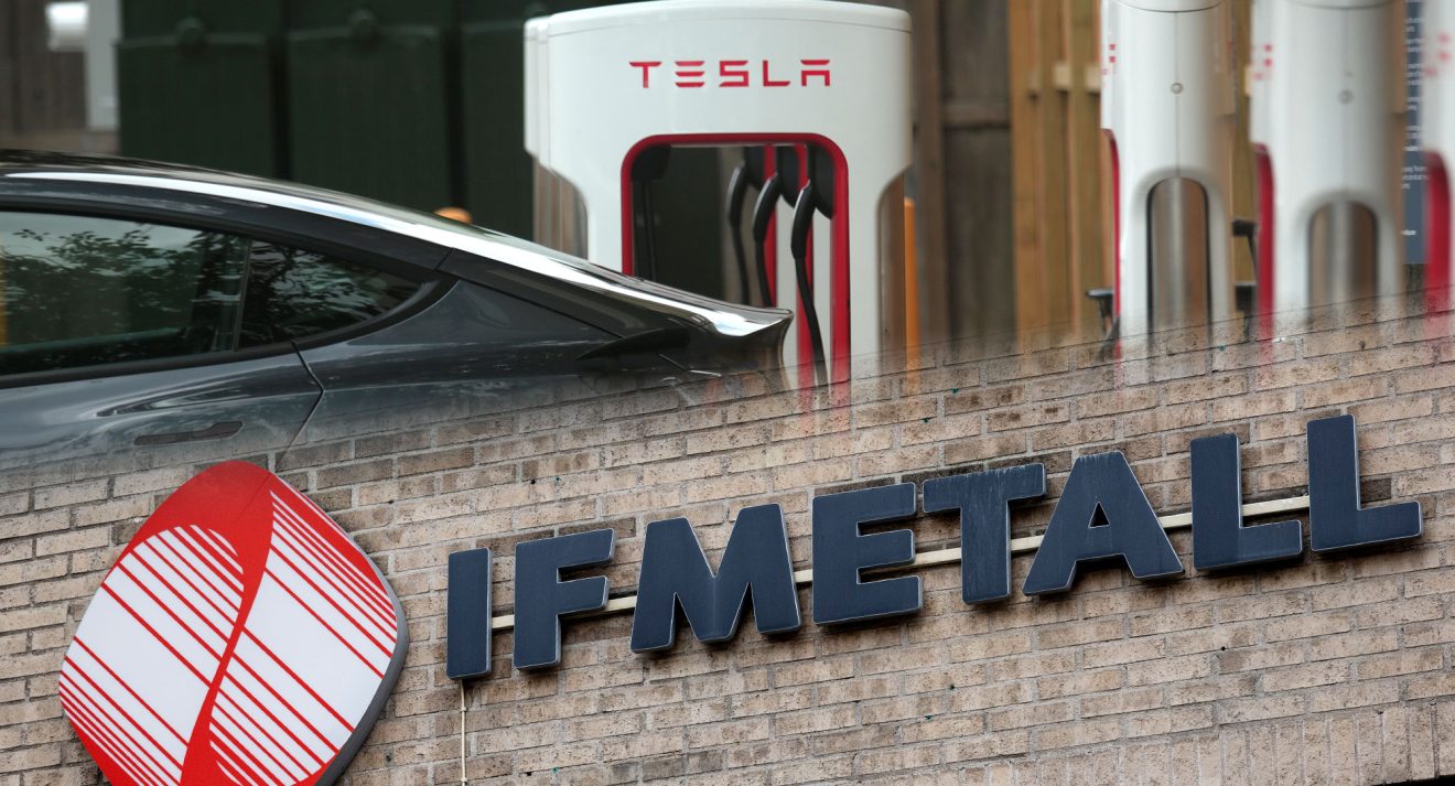Konflikten om kollektivavtal på Teslas svenska verkstäder har pågått i snart åtta månader. Läget är låst, konstaterar både medlaren Kurt Eriksson och IF Metalls Tomas With.