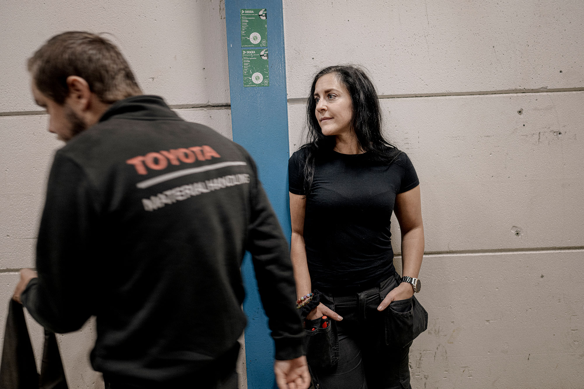 Än så länge står det Skills på hennes svarta t-tröja. Men Jessica Afwenstedt kommer snart få nya arbetskläderna från Toyota. Foto: David Lundmark