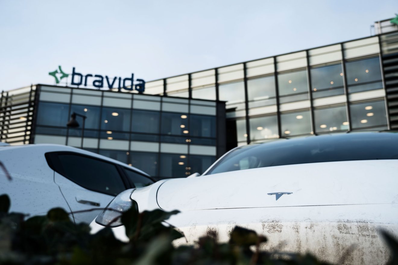 DA har kartlagt de svenska företagen som köper in Tesla som tjänstebilar – trots konflikten. Foto: Ida Persson