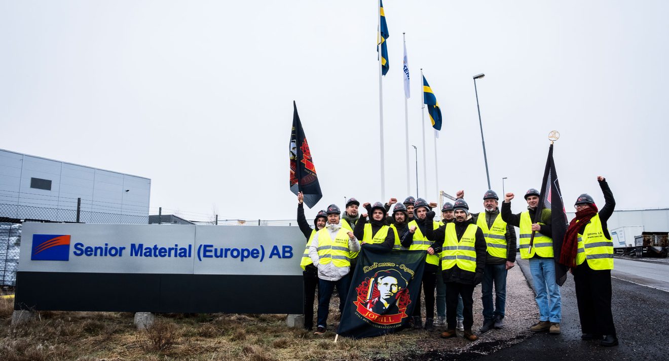 Byggarbetarna som arbetat på Senior demonstrerade mot sina arbetsgivare. Foto: Ida Persson