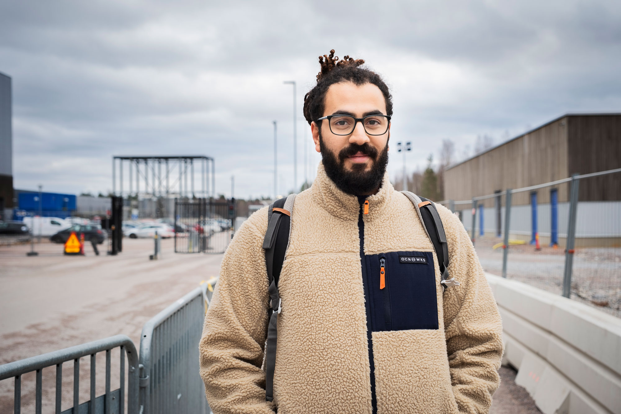”Antingen kommer jag att söka efter jobb här omkring eller på andra platser,” säger Amro Fadl efter ödesbeskedet på Northvolt. Foto: Ida Persson