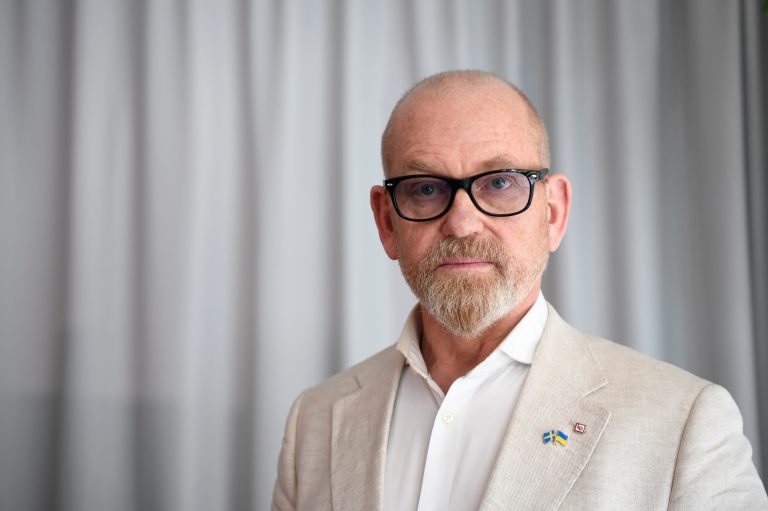 LO: Höj pensionen – inte pensionsåldern