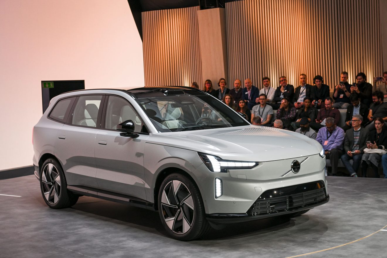 Volvo Cars väg in i den elektrifierade världen skulle ske genom el-suven EX90. Foto: Andreas Wiklund/TT