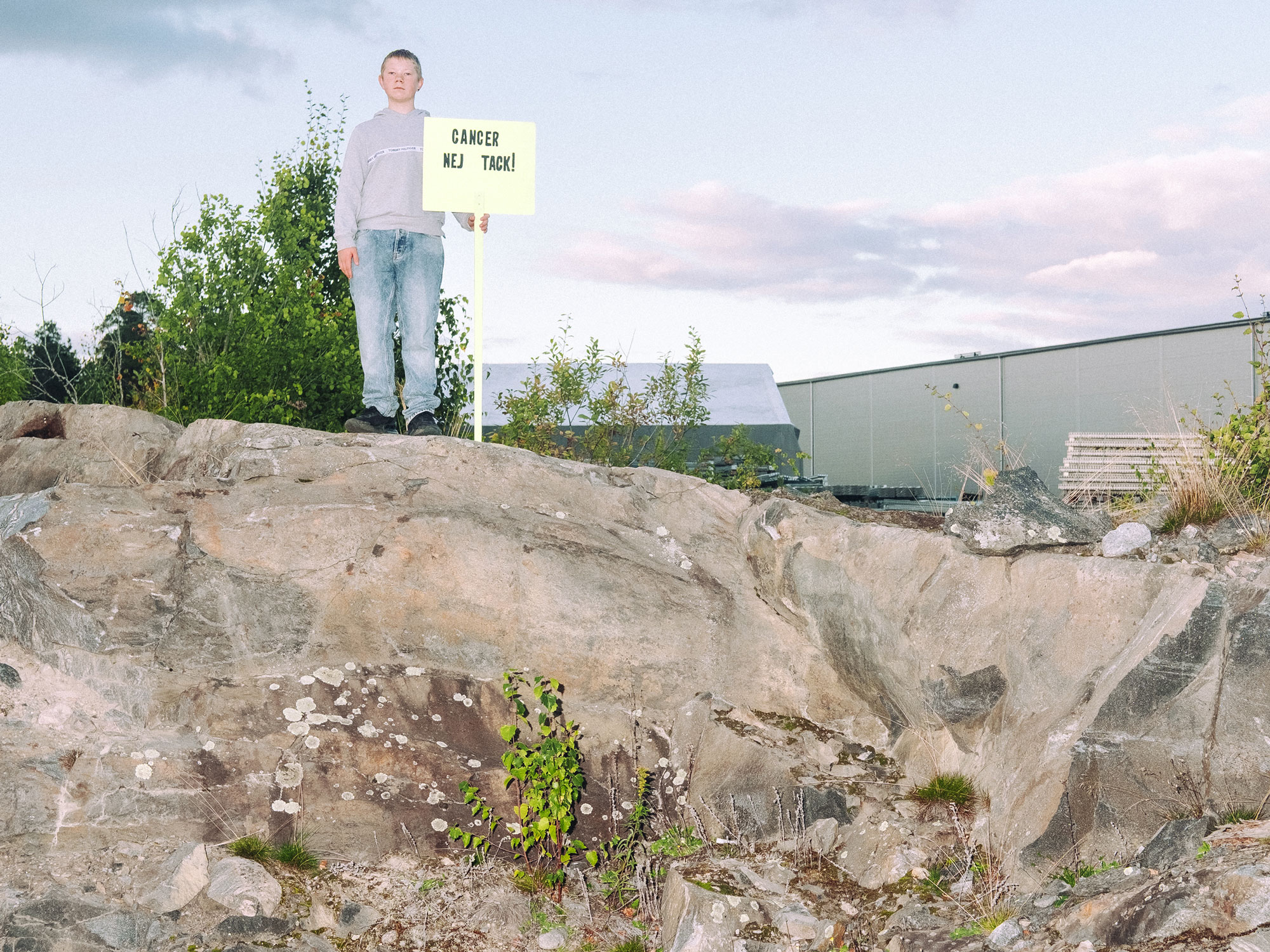 Sigurd Granroth bor varannan vecka i Eskilstuna, han blir mer oroad för varje gång han åker hit. Foto: Hampus Lundin