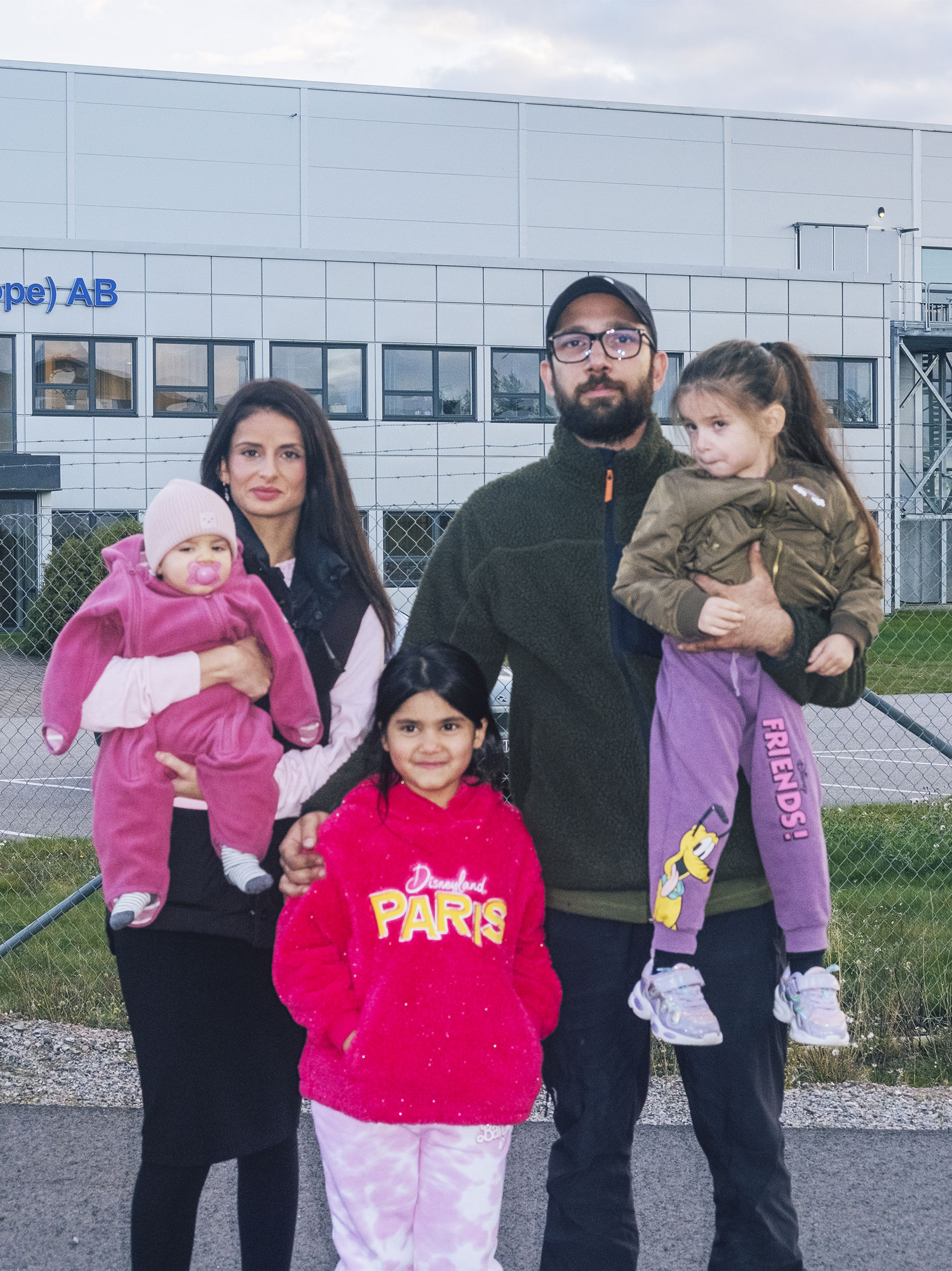 Esmeralda Papadopoulos (till vänster) med sin familj. Foto: Hampus Lundin