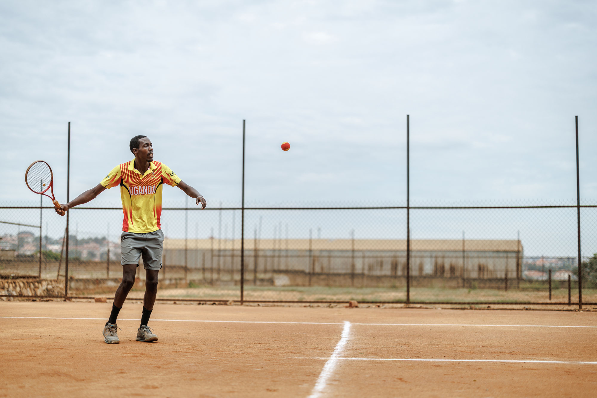 Tennisen är en viktig del i Rodneys liv. Foto: Martin Jjumba