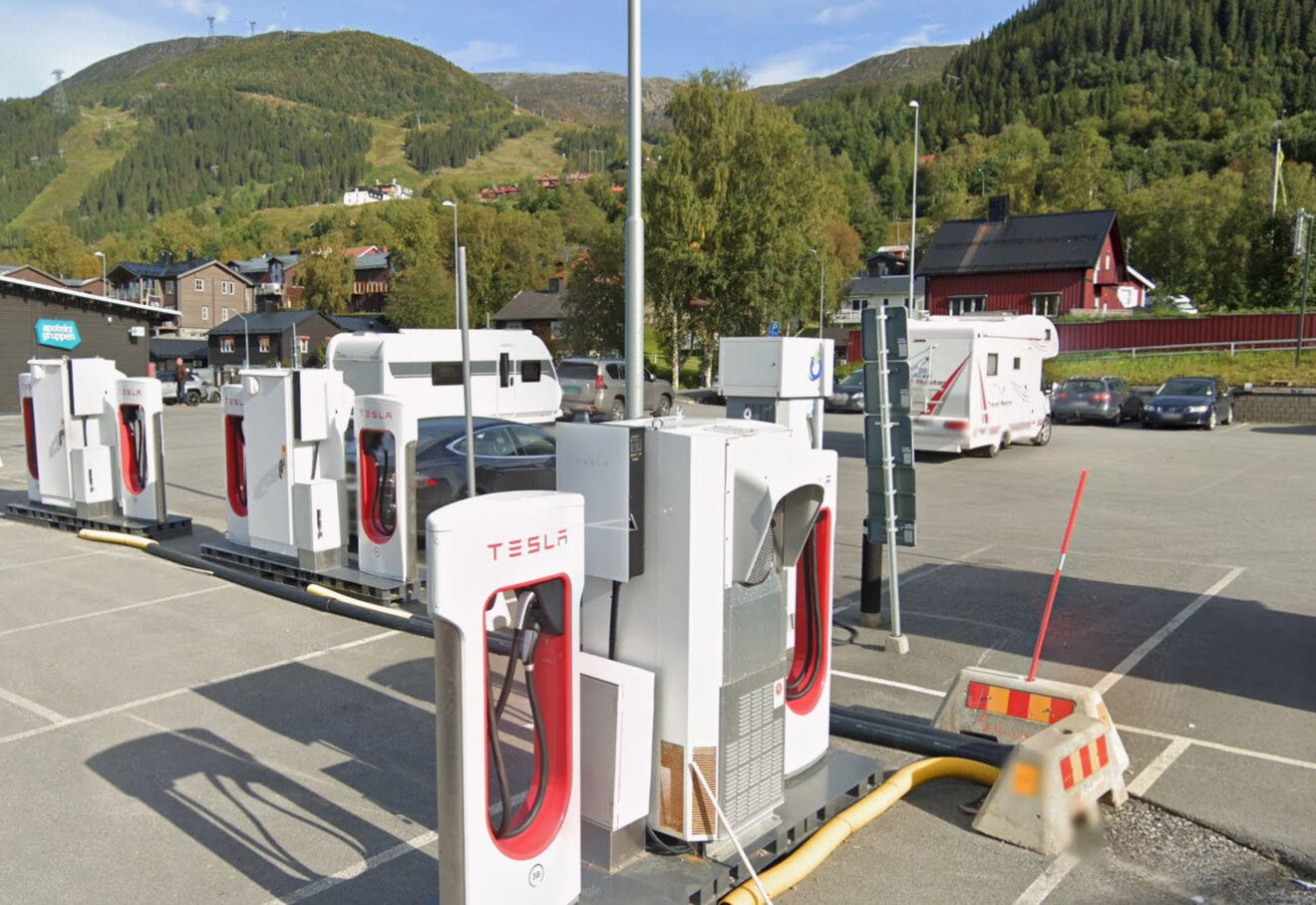 Teslas laddstation i Åre. Foto: Google Maps
