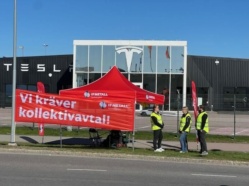 Strejkvakter utanför Tesla i Kalmar. Foto: Camilla Wedin