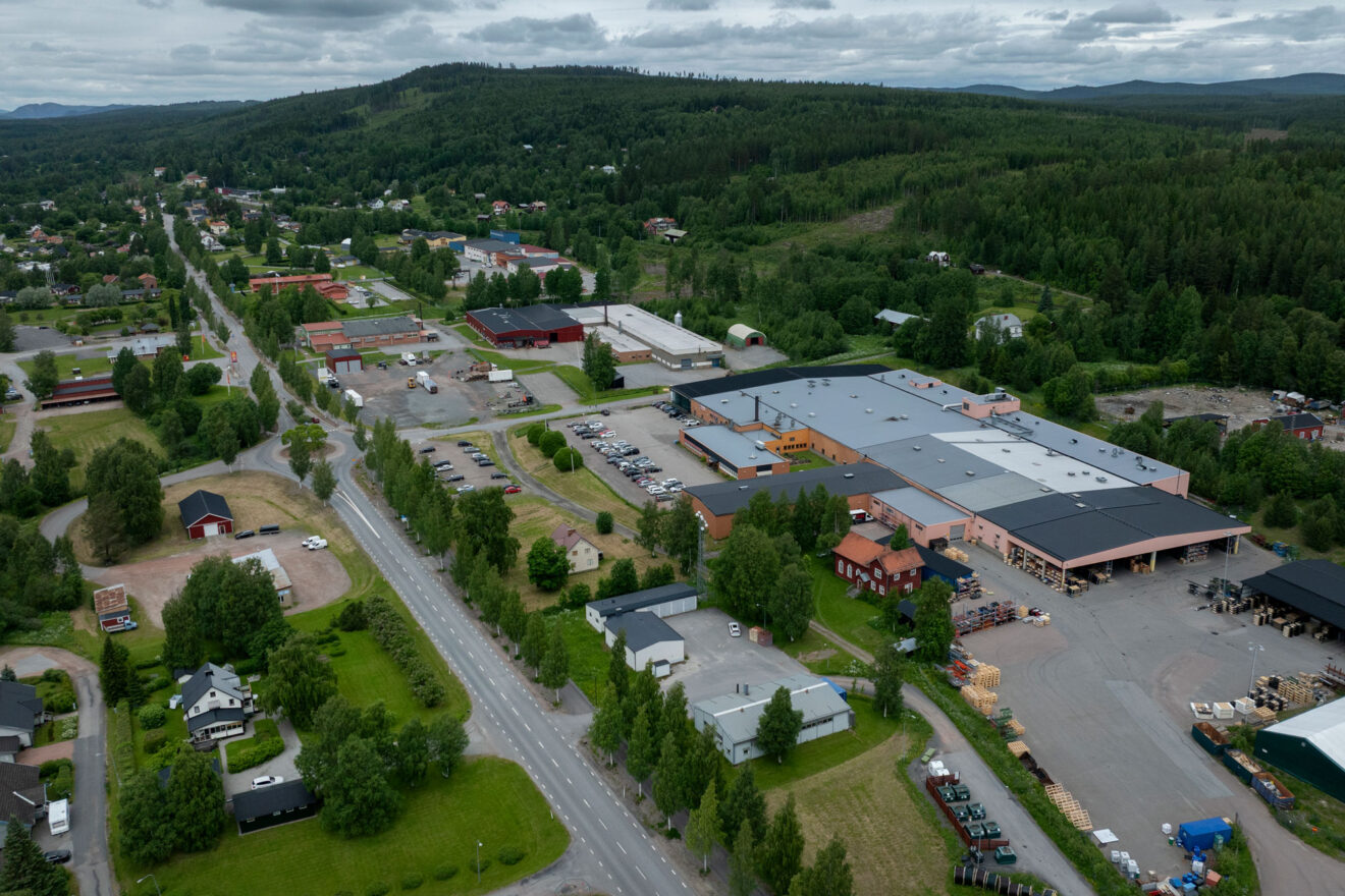 Orderingången ökar. Produktionen på Zepro fabrik i Bispgården går på högvarv efter beslut om nedläggning och varslet av samtliga 140 anställda. Foto: Mats Andersson