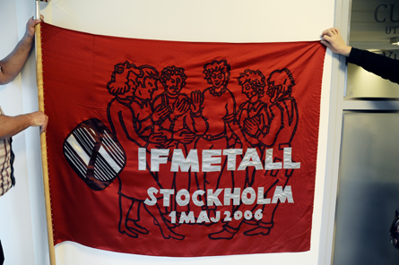 Stockholmsavdelningens fana är sydd på Handarbetets vänner, av medlemmar i IF Metall. Foto: VERONICA LJUNG-NIELSEN