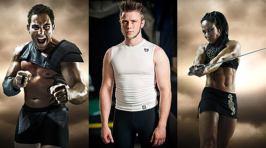 Tufft motstånd väntar Stefan Eriksson från Sillbo (mitten). Längst till vänster gladiatorn "Pansar" (Peter Blaha), till höger "Kitsune" (Jenny Adolfsson). Foto: TV4/PETTER KARLBERG (gladiatorerna) och ELIAS BERGLUND (Stefan Eriksson).