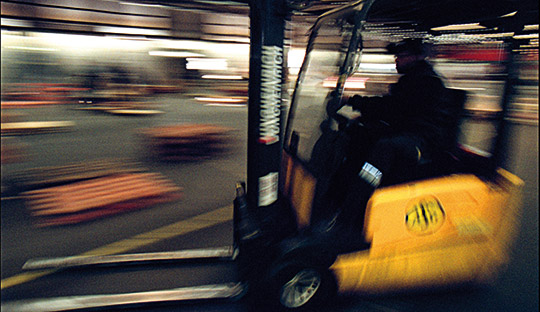 I de allra flesta truckolyckor är det någon som blir påkörd eller fastklämd. OBS. Bilden är tagen i ett annat sammanhang. Foto: FREDRIK PERSSON