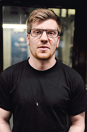 PHILIP ABRAHAMSSON, 22<br />Halvtid: ”Vet inte. Kanske röstar jag blankt.” 2010: Röstade inte.