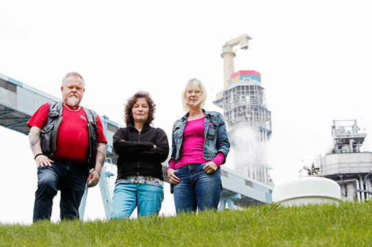 Pappers ordförande Stewe Cato, rullare Ingrid Pettersson och Eva Söfting, ordförande i brukets ”Likabehandlingsgrupp”, arbetar alla  för att få in fler kvinnor på bruket.  Foto: JOHAN EKLUND