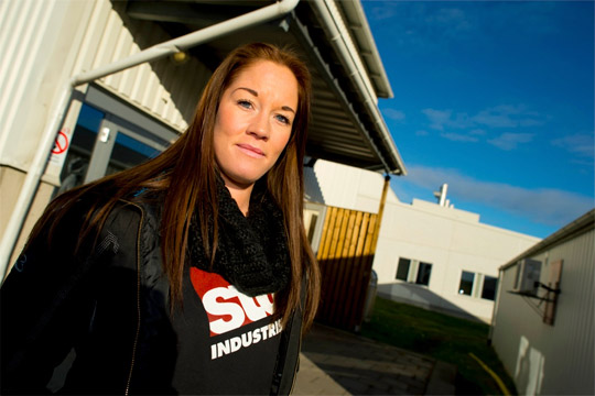 Linda Fredriksson, 35 år, jobbar som truckförare på måleriet. Totalt har hon jobbat 15 år i företaget.