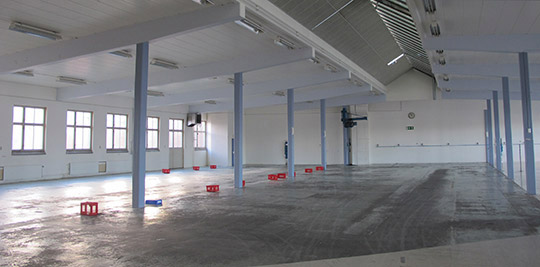 Exemplen på företag som flyttat produktionen till låglöneländer är många. Här låstillverkaren Assa Abloys tomma fabrikslokal i Eskilstuna 2012. Foto: HARALD GATU